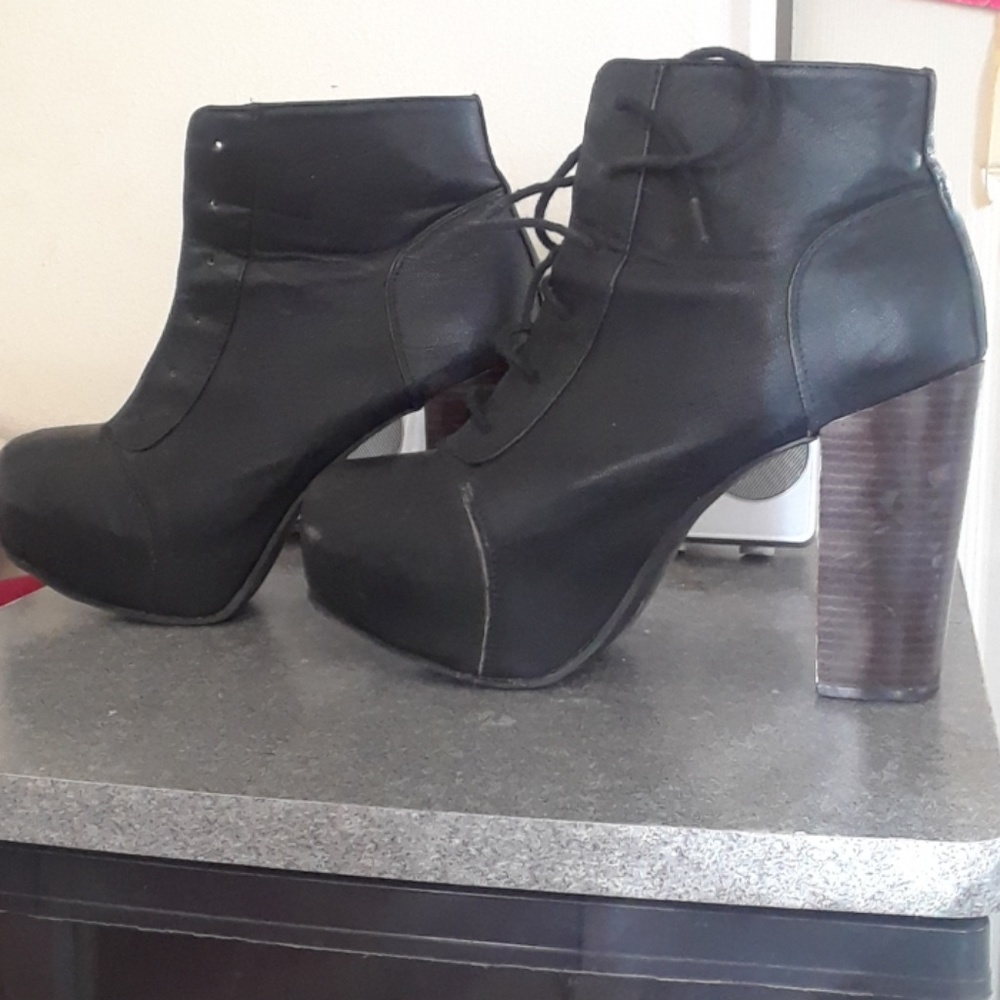 Black Divided Boots