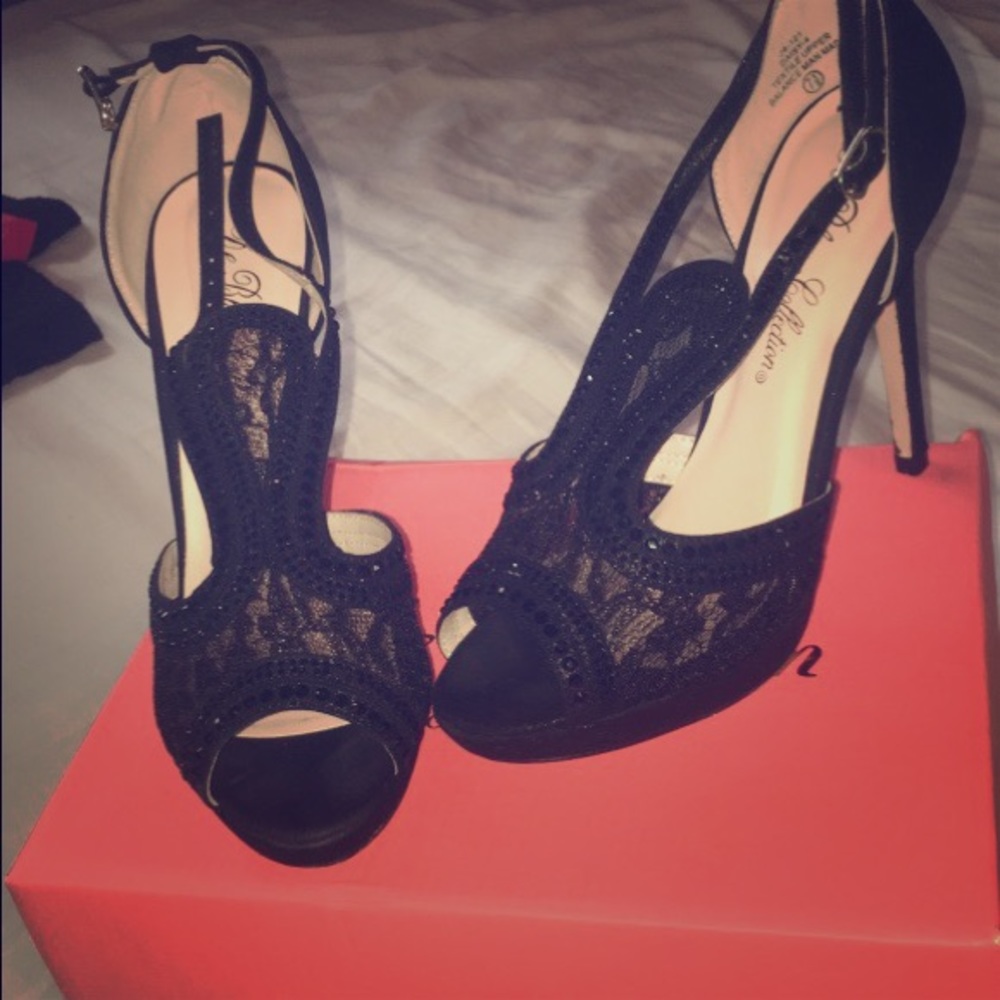 Black laced heels