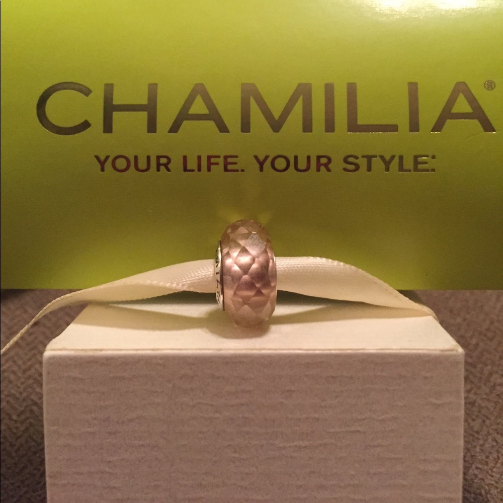 Chamilia light pink jeweled glass bead