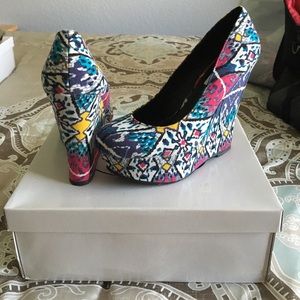 Steve Madden Wedges. Never worn