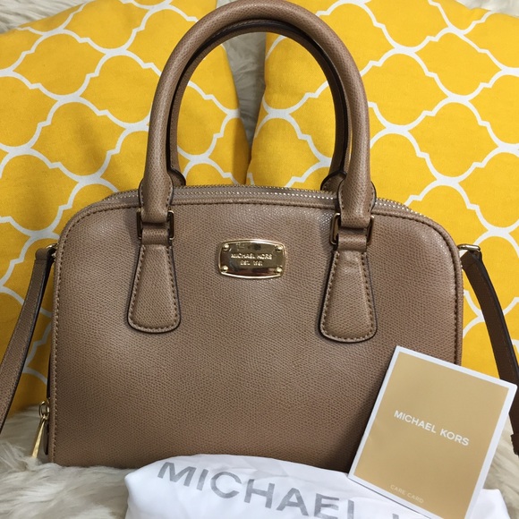 Michael Kors Handbags - 🌸FLASH⬇️🌸Michael Kors All Leather Coffee Satchel