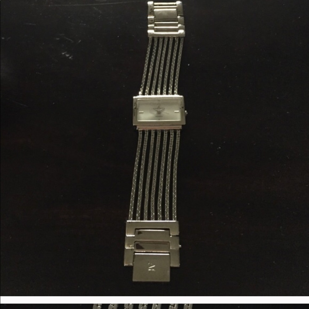 ISO silver chain Anne Klein watch will spend 10-15