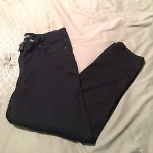 Torrid Source of Wisdom black skinny jeans 🖤🖤🖤