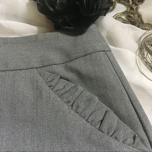 LOFT Black & White Pencil Skirt w/ Ruffled Pockets
