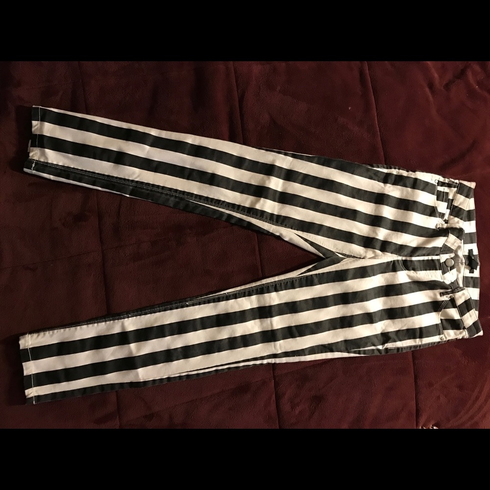 Black and white high waisted skinny jeans