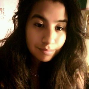 Meet your Posher, Alicia