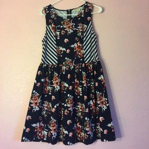 Floral cute dress.