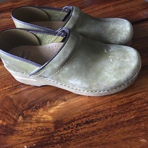 Dansko green women's shoes size 39