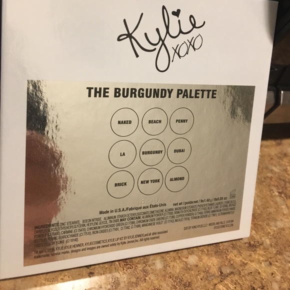 Kylie the bronze palette or the burgundy palette - Picture 3 of 5