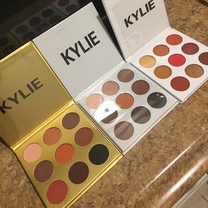 Kylie the bronze palette or the burgundy palette