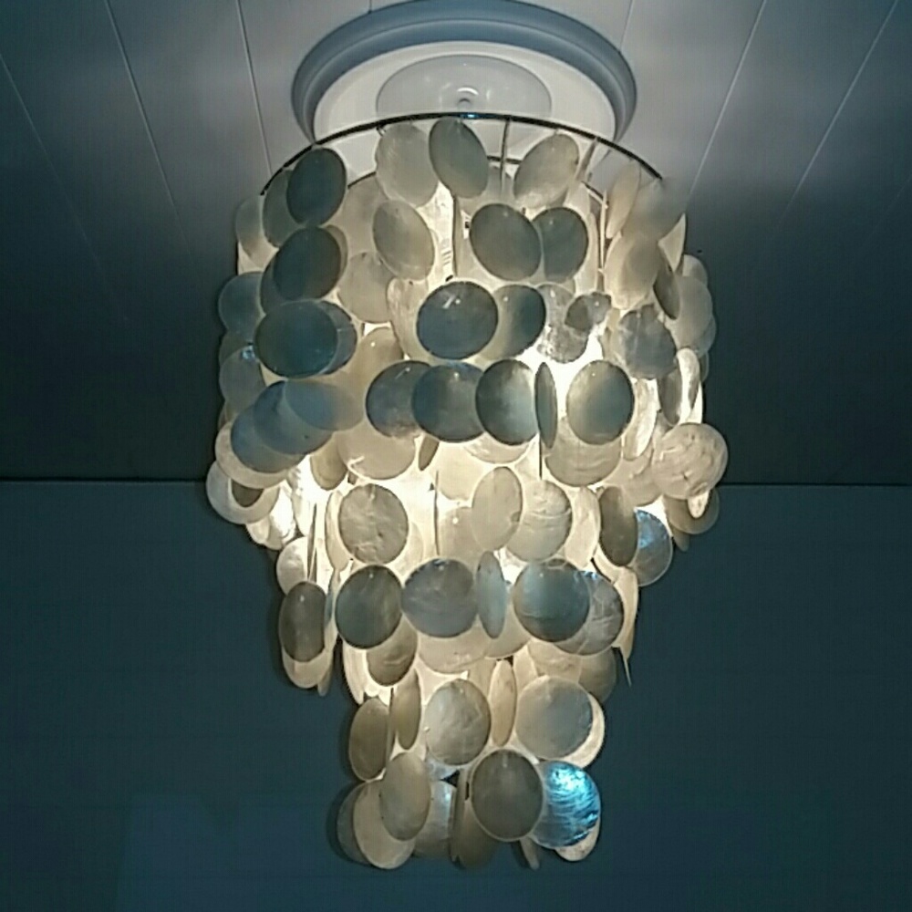 💣$ale💣 Capiz shell chandelier