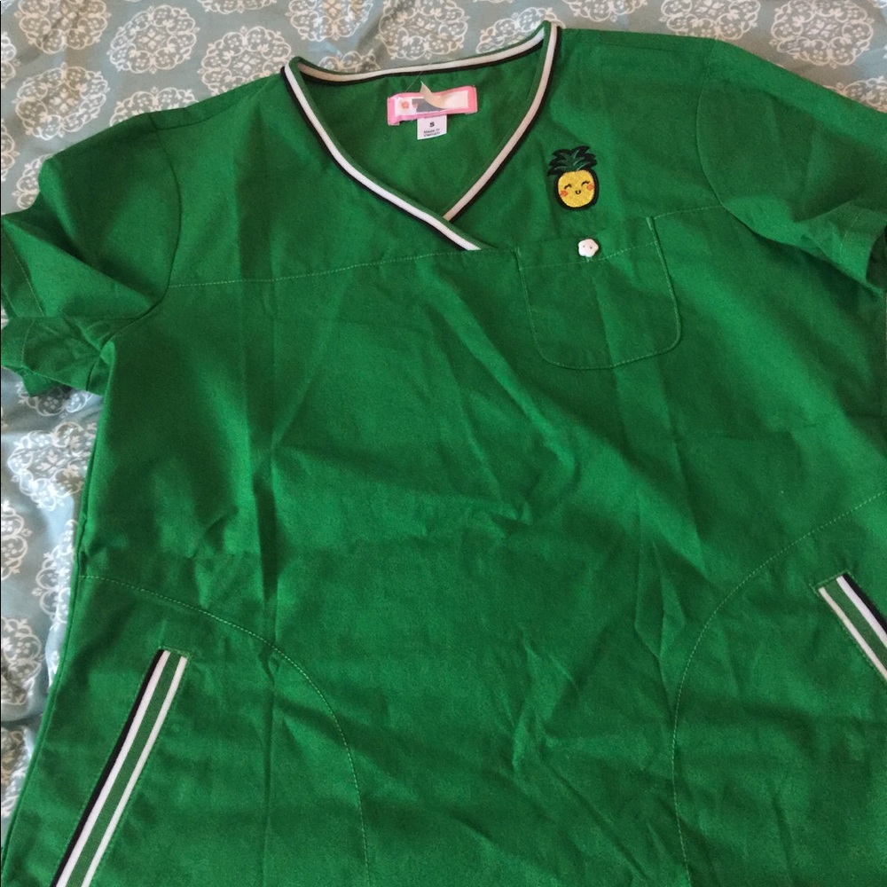 Koi green scrub top small