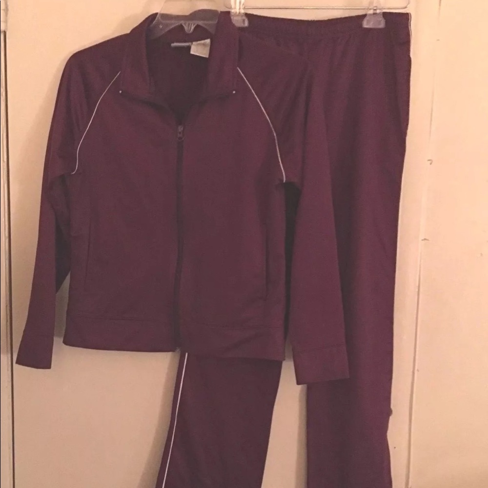 Women's Athletic Works burgundy/White size M