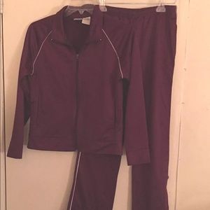 Women's Athletic Works burgundy/White size M