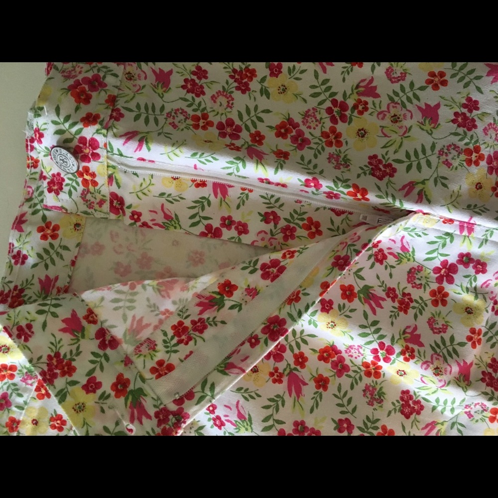 Bill Blass white with flowers cotton/spandex skirt - Picture 3 of 6