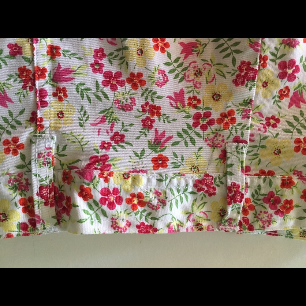 Bill Blass white with flowers cotton/spandex skirt - Picture 5 of 6