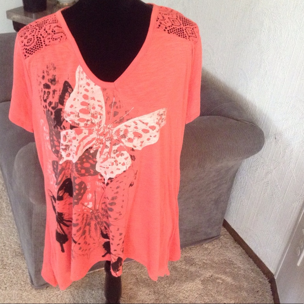 Coral Shark Bite hem top.