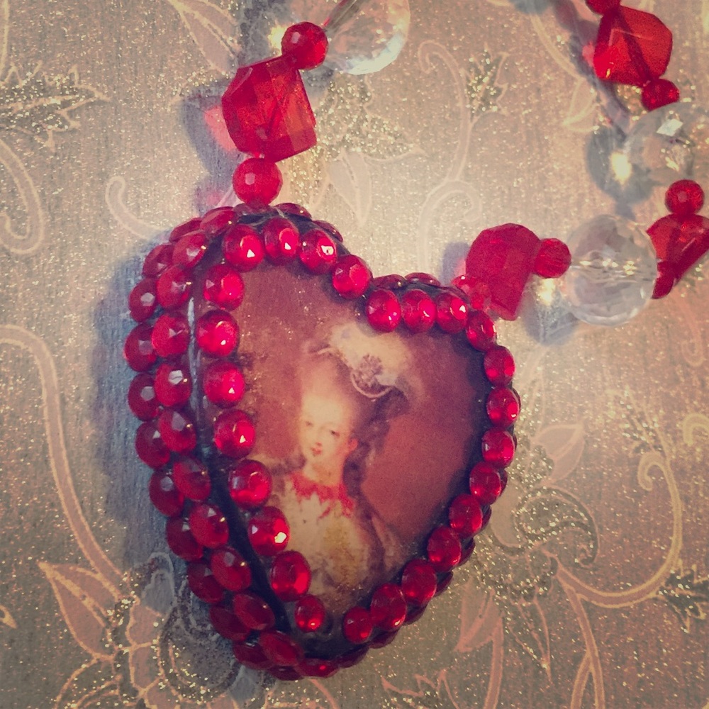 Glam Red Heart Baroque Art Necklace