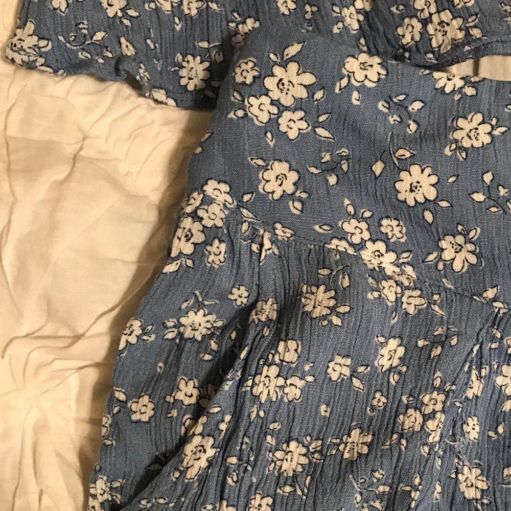 Two piece set - Picture 3 of 7