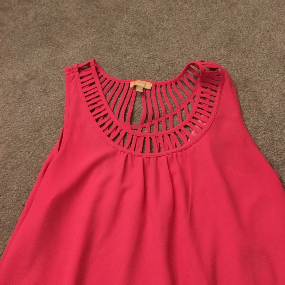 Top - Picture 3 of 3