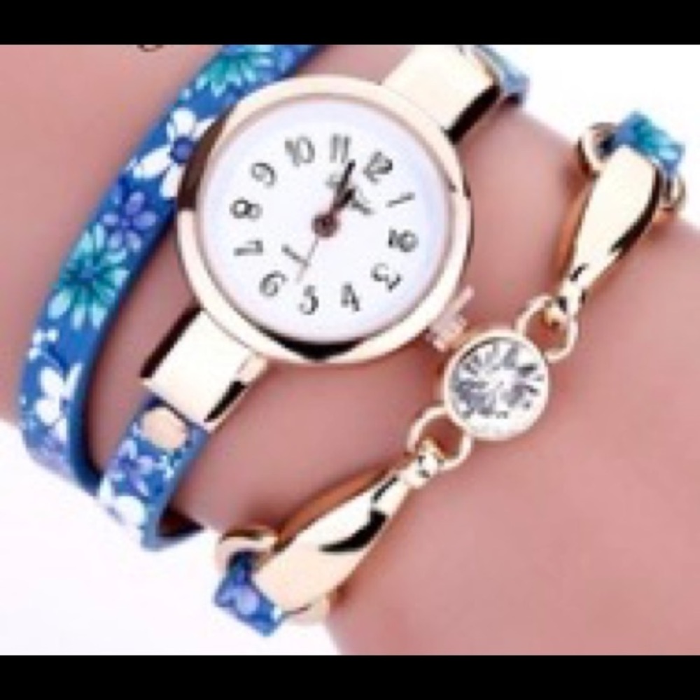 🚨SALE🚨 Fashionable Watchlet