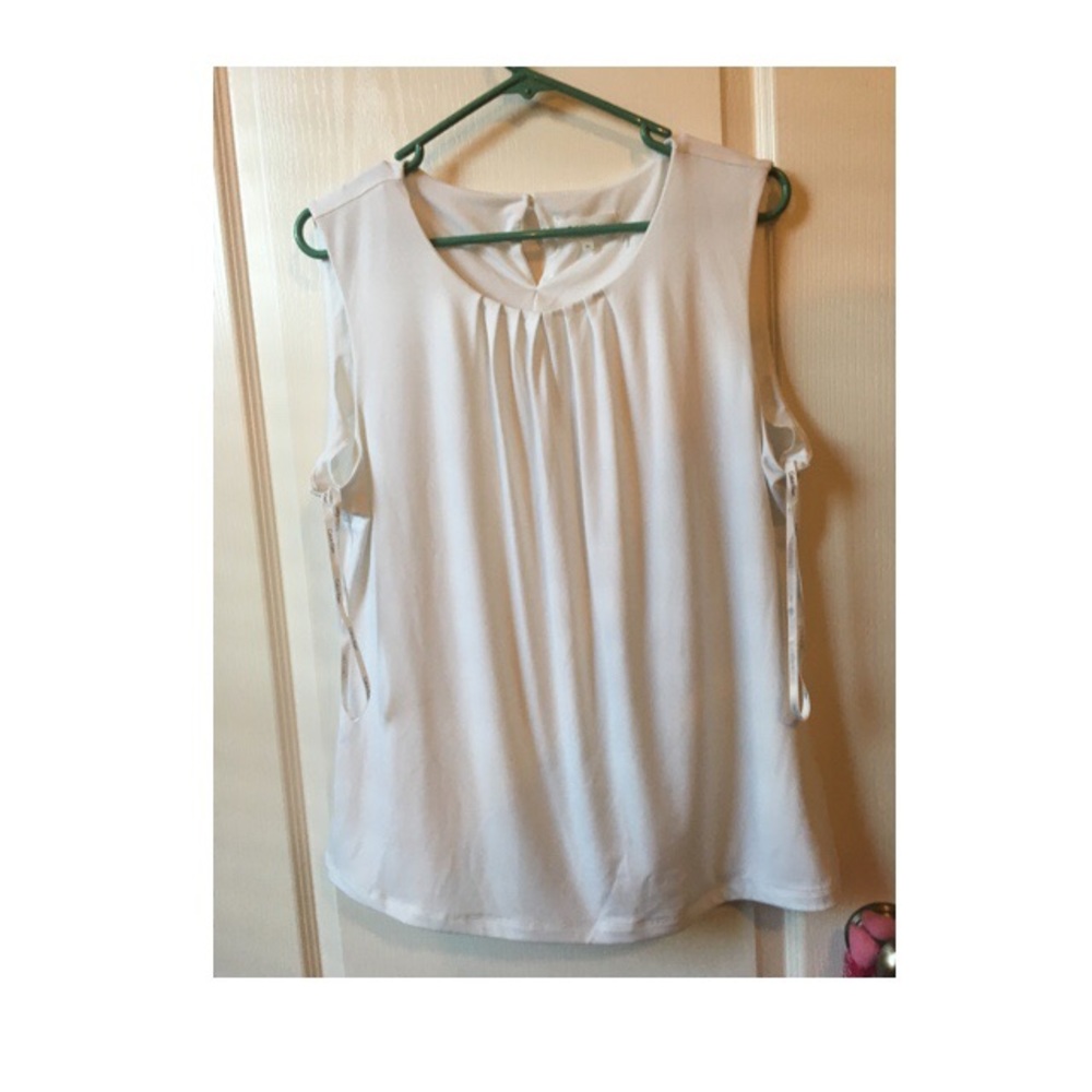 Calvin Klein White Flowy top