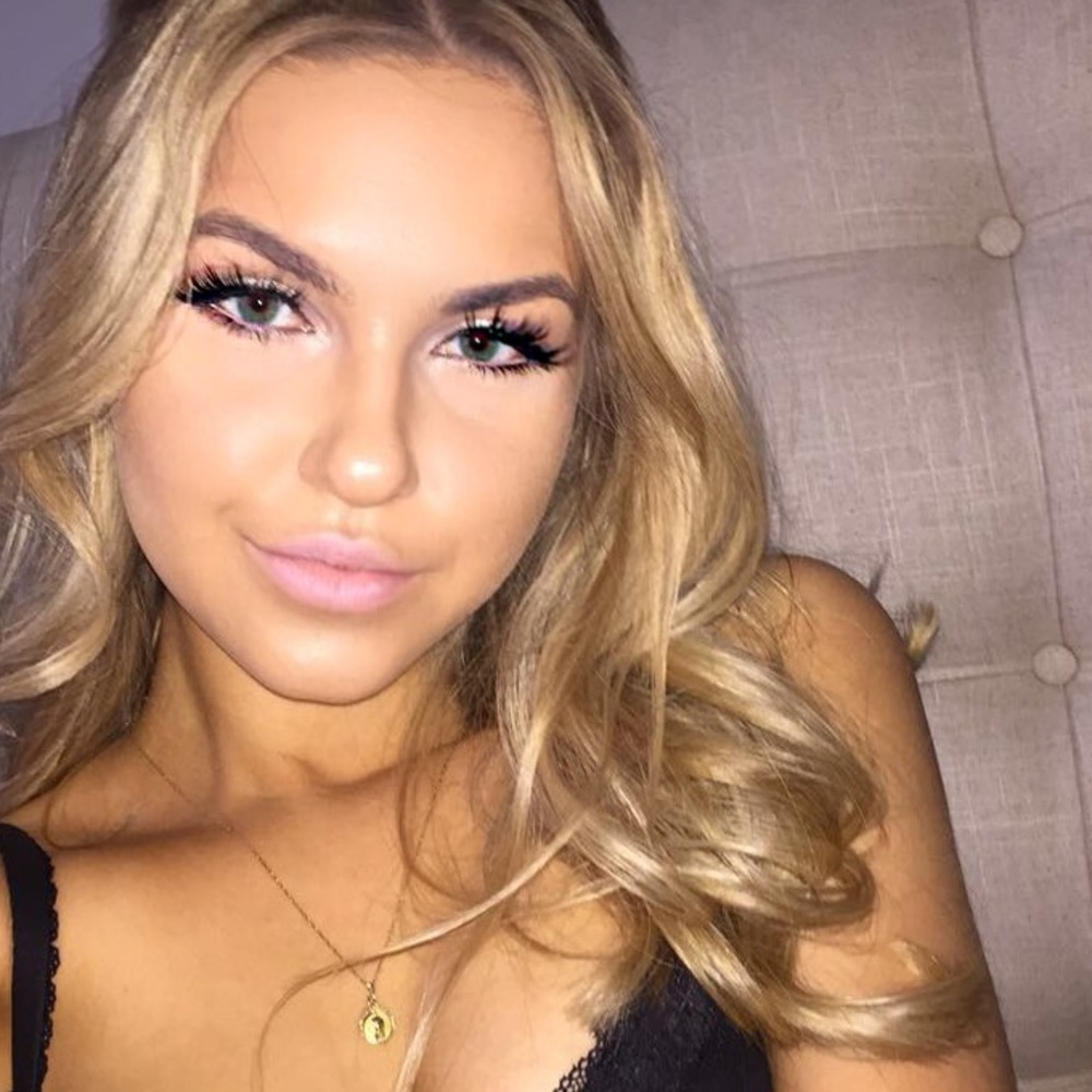 Meet your Posher, Nikol