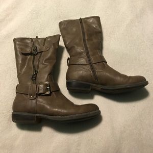 Brown Boots with Zippers