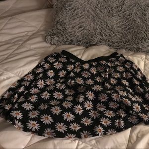 Cute daisy skirt. High waisted