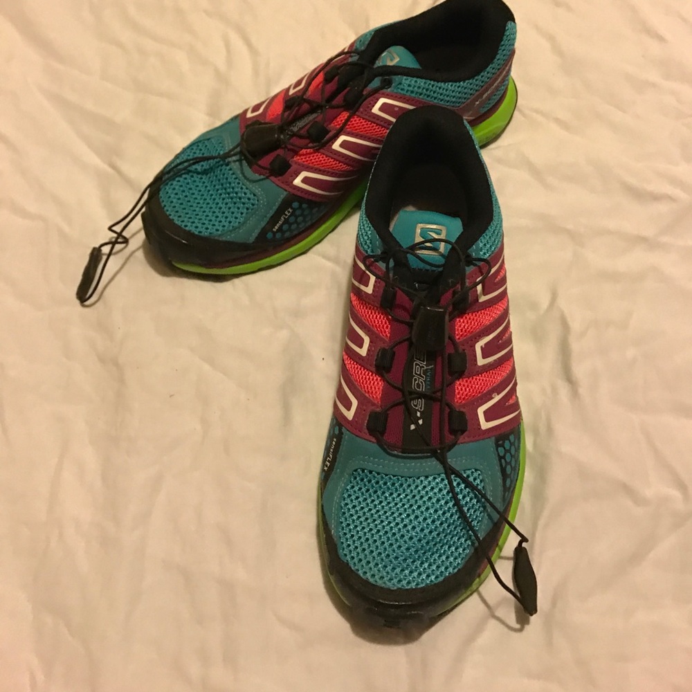 Salomon XR running shoes Sz6