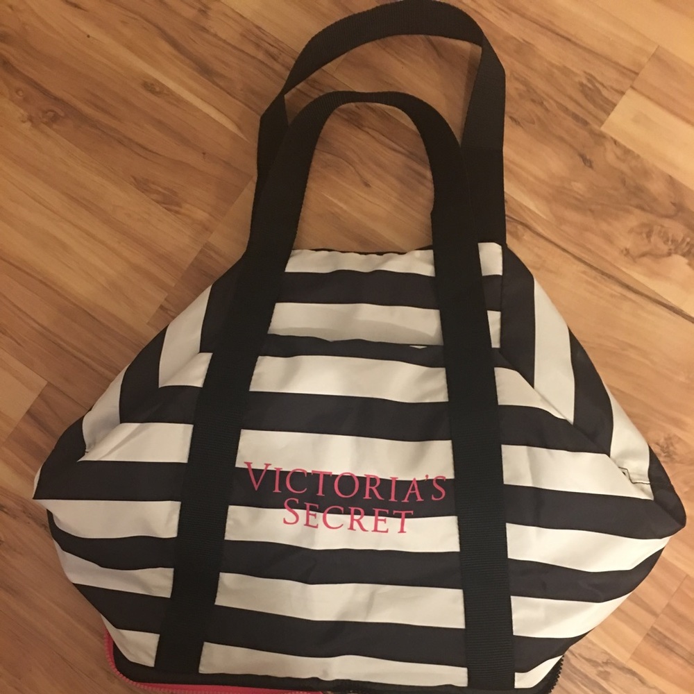 NWT!! Victoria's Secret bag PLUS hat!