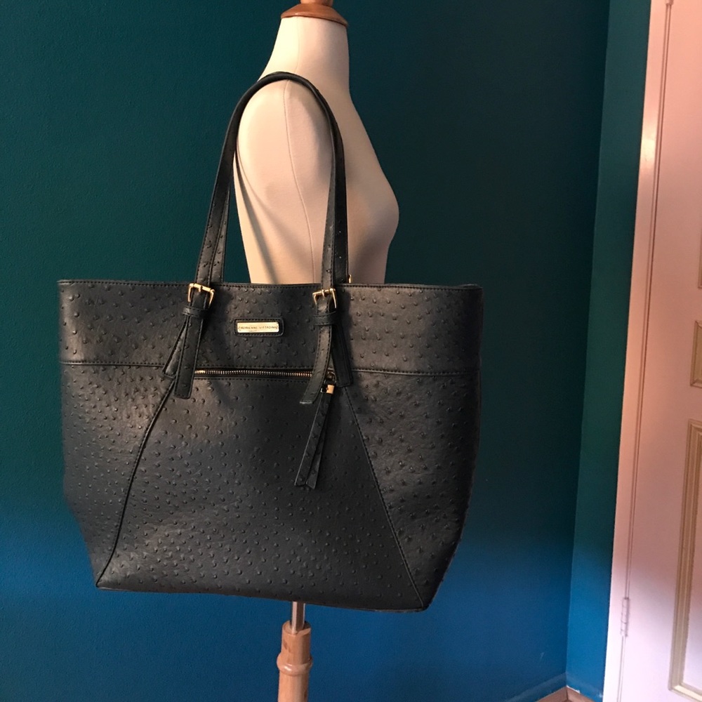 Adrienne Vittadini Shoulder Bag 💼