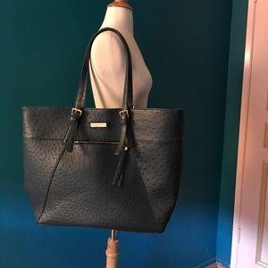 Adrienne Vittadini Shoulder Bag 💼