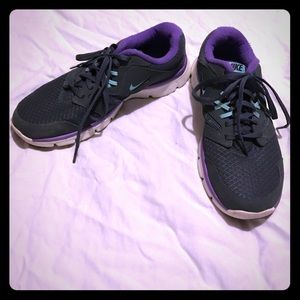 Nike Flex Experience RN3 size 6