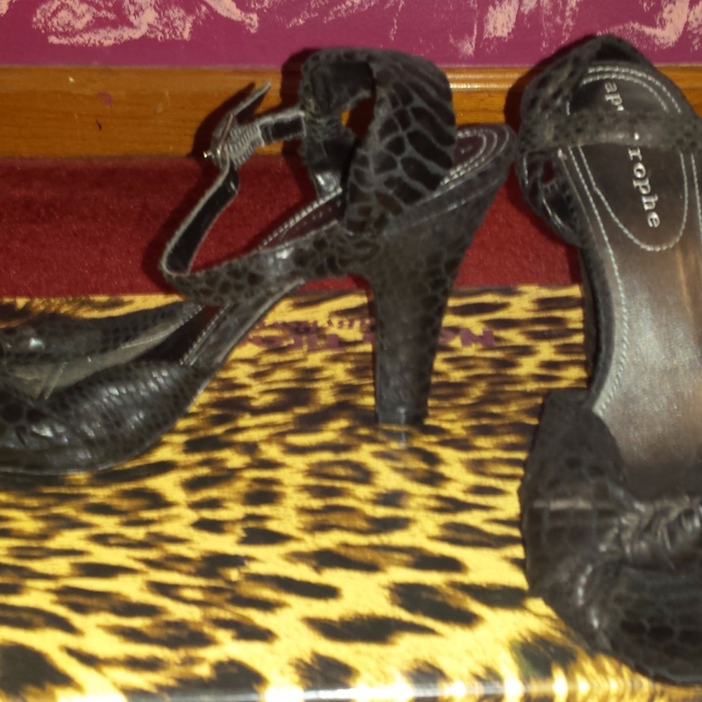 Apostrophe Sandals High Heels - Picture 3 of 6