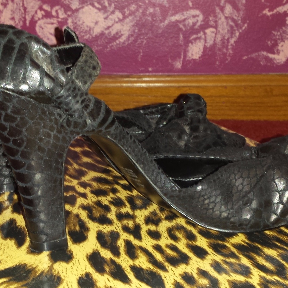Apostrophe Sandals High Heels - Picture 4 of 6