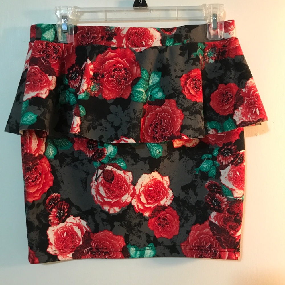 Floral mini skirt