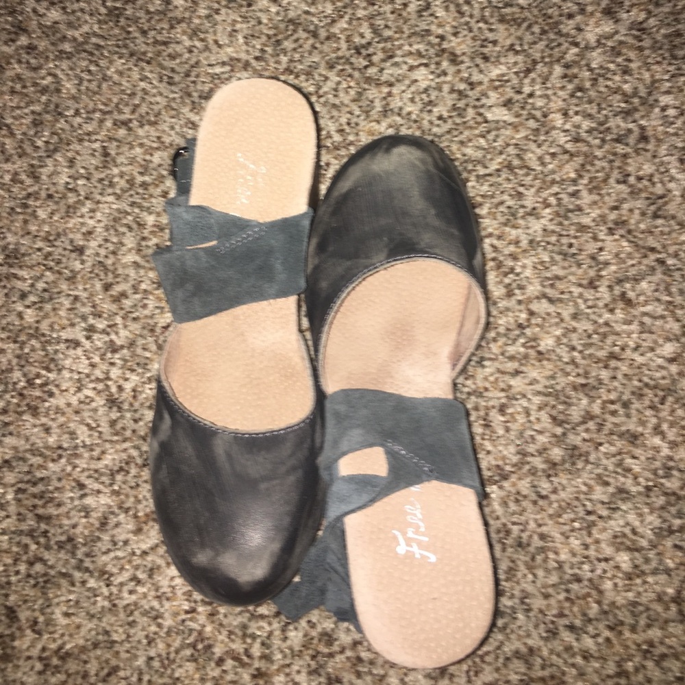 Beautiful Free People heels!