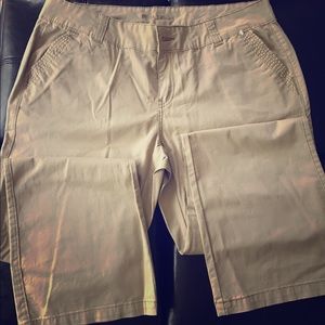 🌺B3G1🌺 Maurices khakis-washed once, NEVER WORN!