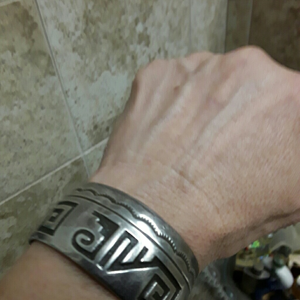 🚫SOLD🚫Vintage Sterling Navajo Cuff - Picture 4 of 4