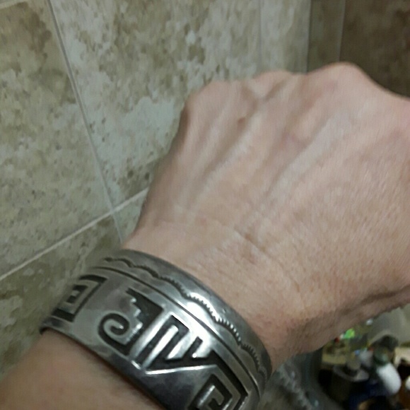 🚫SOLD🚫Vintage Sterling Navajo Cuff - Picture 4 of 4