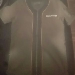 Chris Brown black pyramid shirt small