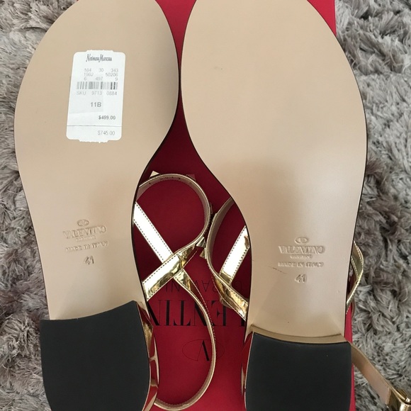 Valentino rock stud gold flat sandals - Picture 3 of 4