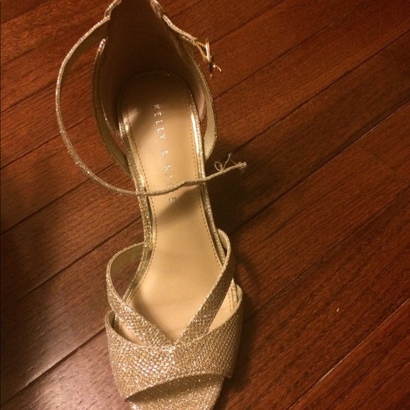 Gold sparkle Dress shoes size 7 medium - Picture 2 of 2