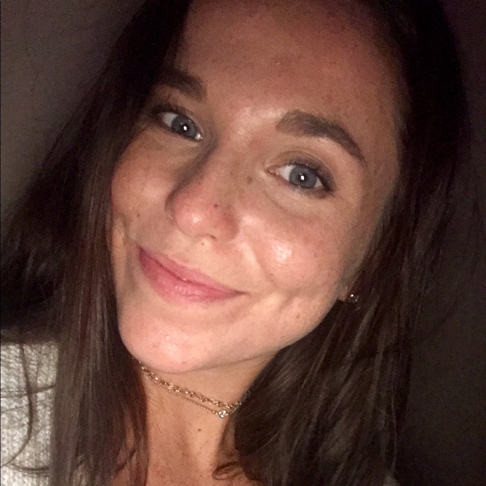 Meet your Posher, Abbey