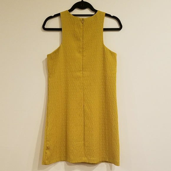Gorgeous textured chartreuse dress - Picture 2 of 4