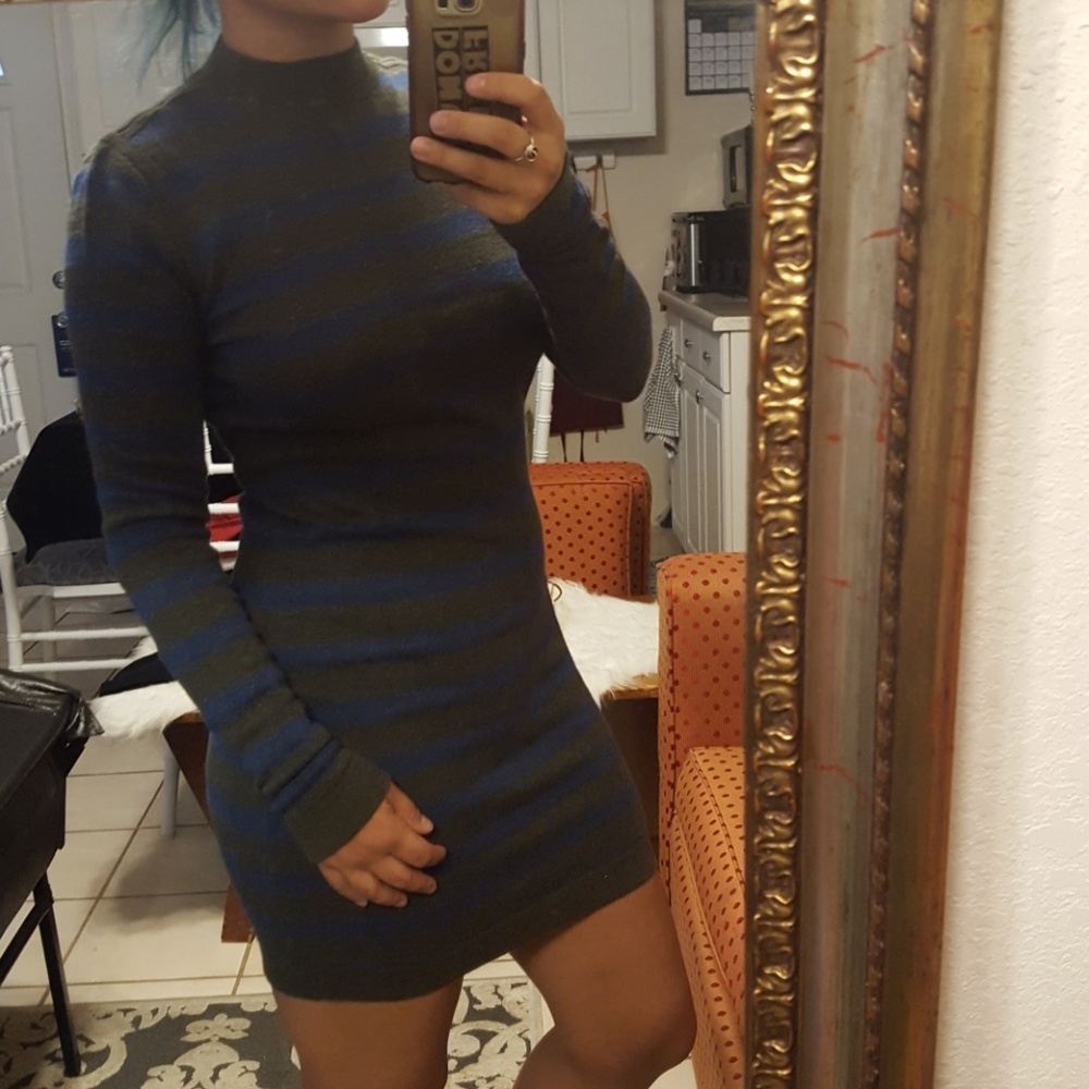 🚫SOLD🛇 Levi's brand Grey Bodycon Sweater Dress