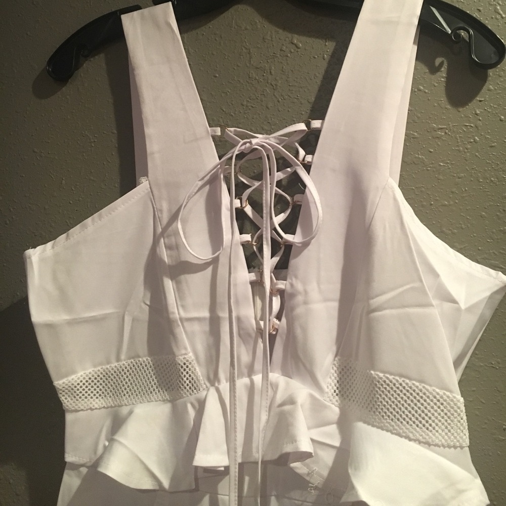 Woman sexy laceup  jumpsuit. Sz med 6-8  Lg 8-10 - Picture 4 of 5