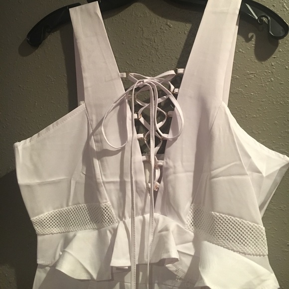 Woman sexy laceup  jumpsuit. Sz med 6-8  Lg 8-10 - Picture 4 of 5