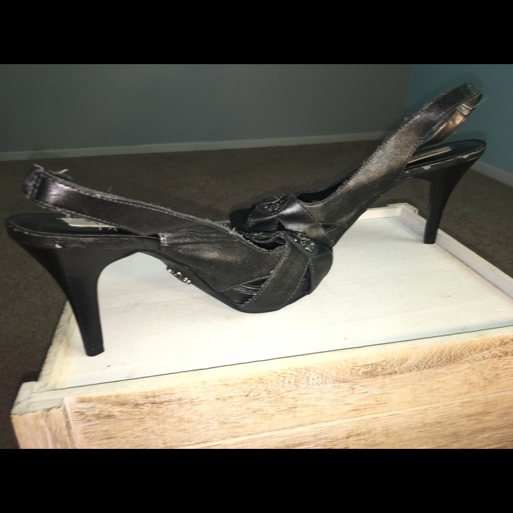 Gray woman's heel